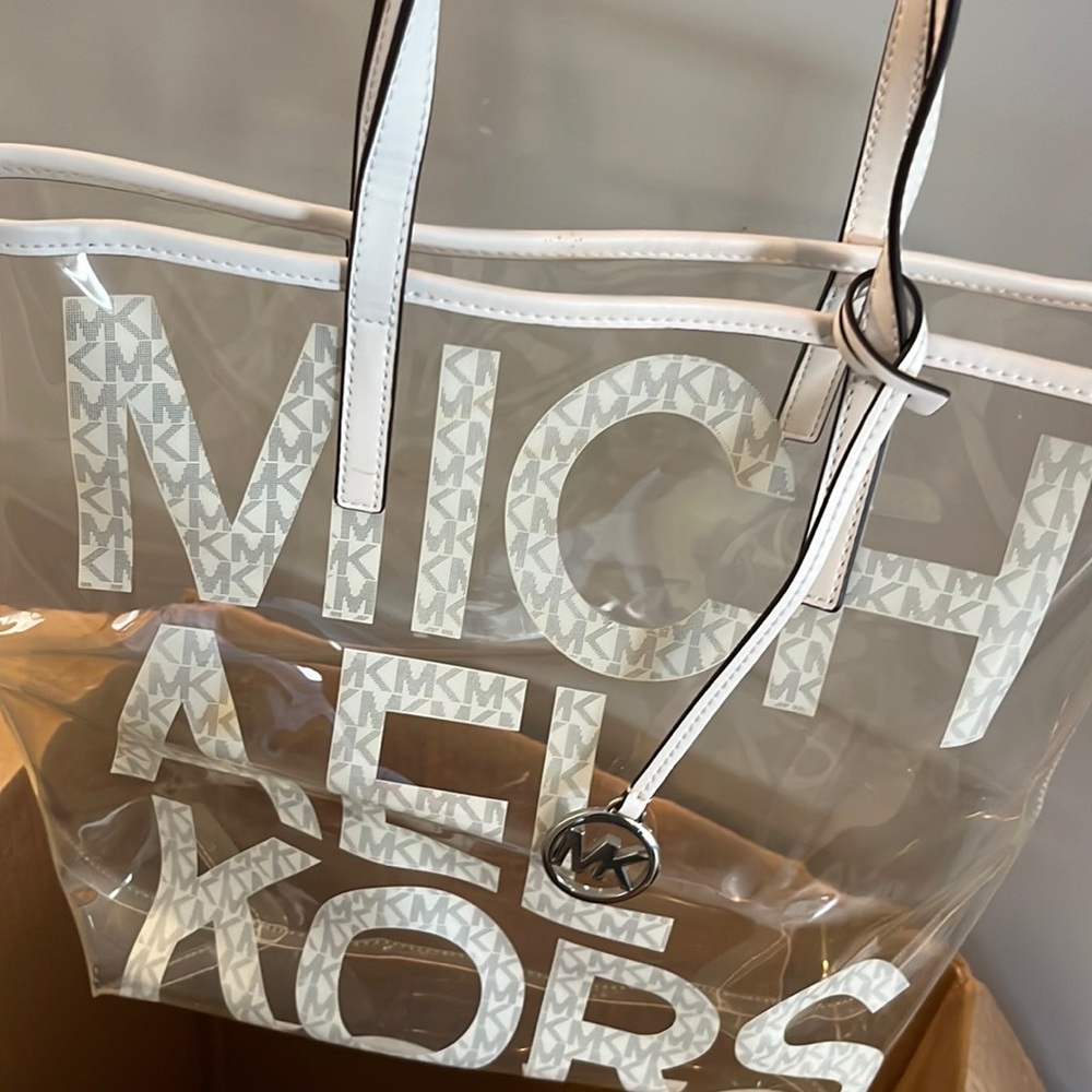 SOLD-Michael kors tote